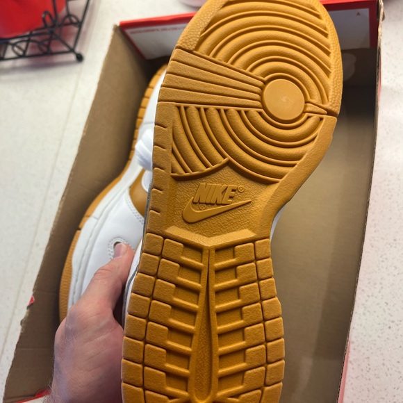 Nike Dunk Low Curry Men’s 10.5 NIB - Picture 3 of 4